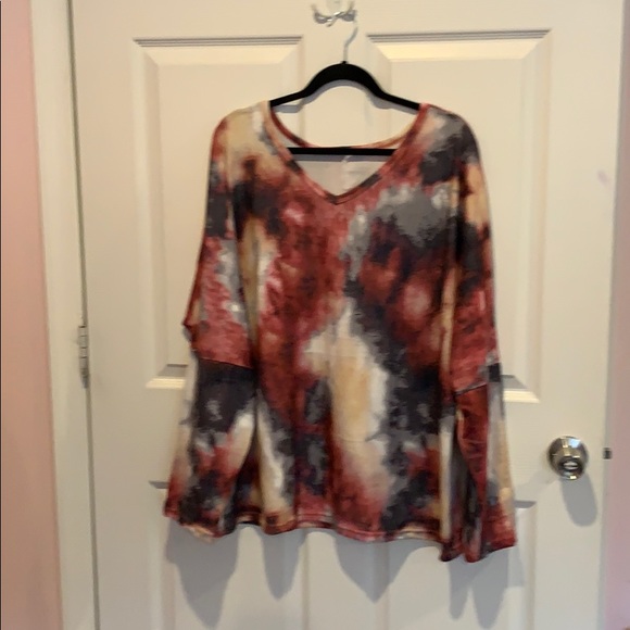 NWT cute tie dye knit top - Picture 4 of 5